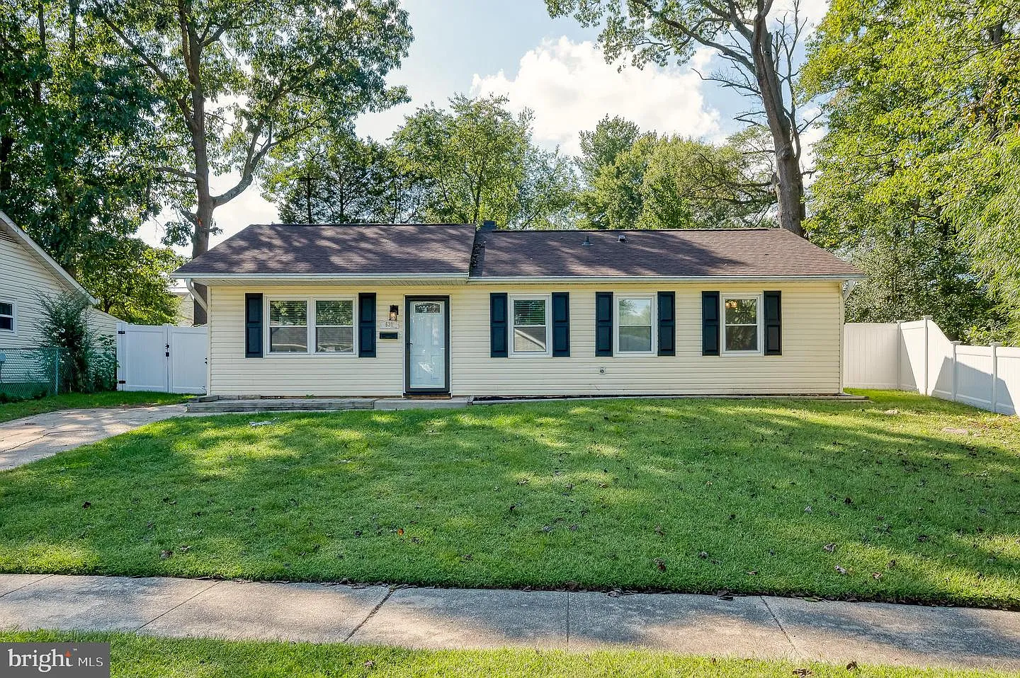 630 Sequoia Dr photo 1