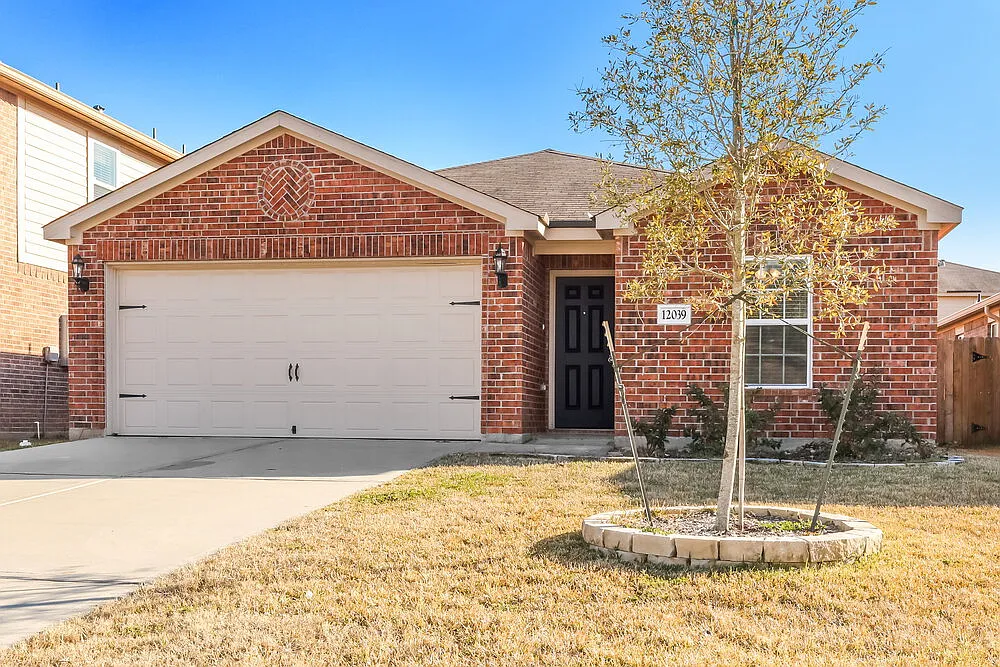 3 bed, 2.0 bath, 1376 sqft, $1,810 — Photo 1