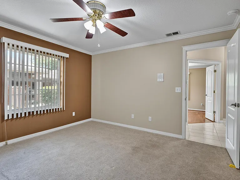 20 Woodford Ln — Photo 54