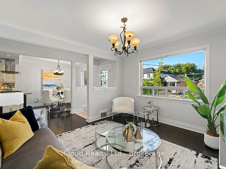 37 Collinson Blvd — Photo 11