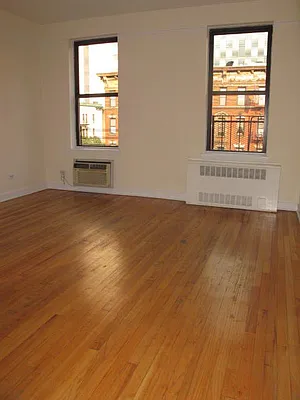 Rented by Metropolis Real Estate of Manhattan | media 22