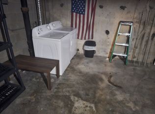 2848 Coleen Ct, Louisville, KY 40206