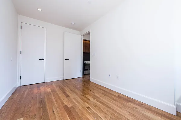 Rented by Nooklyn NYC LLC | media 21