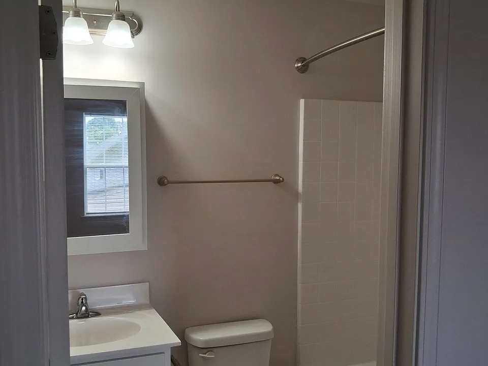 369 Sherman Ave #101