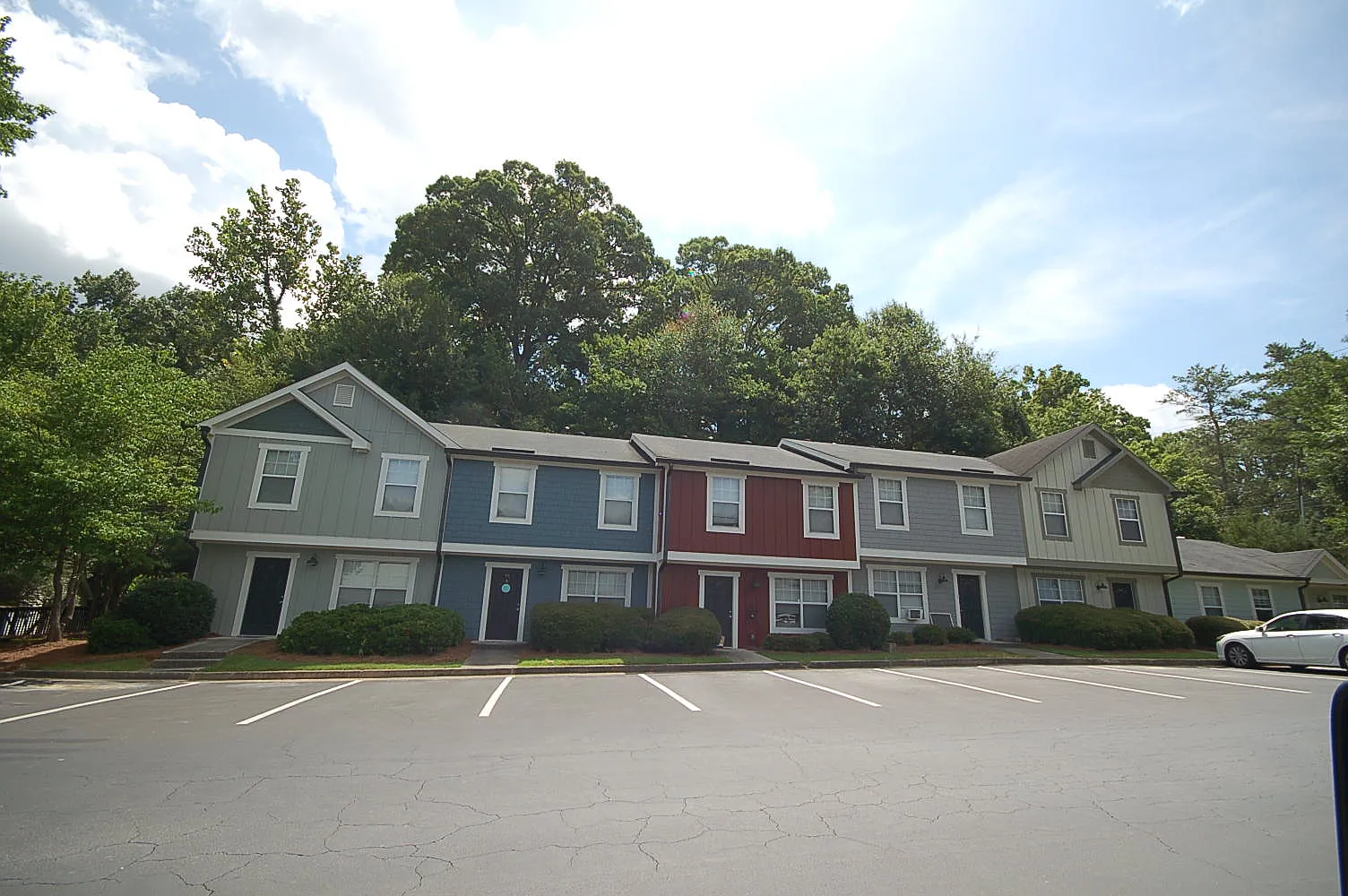 Bridgeside Apartments — Photo 3
