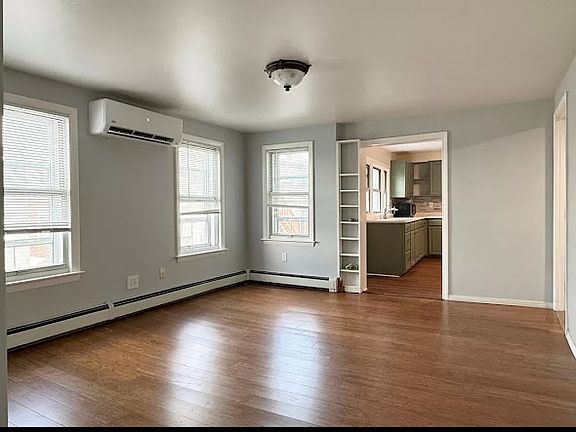 5th image of 223 Trenton St #2