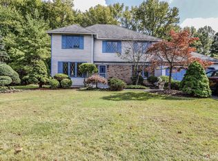 10 Nicholas Ct, Edison, NJ 08820