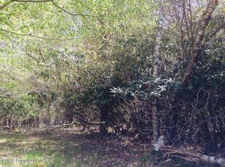 3 Canoe Brk, Pocono Pines, PA 18350