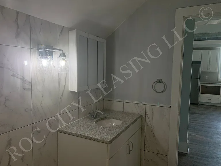 965 Monroe Ave #5 — Photo 9