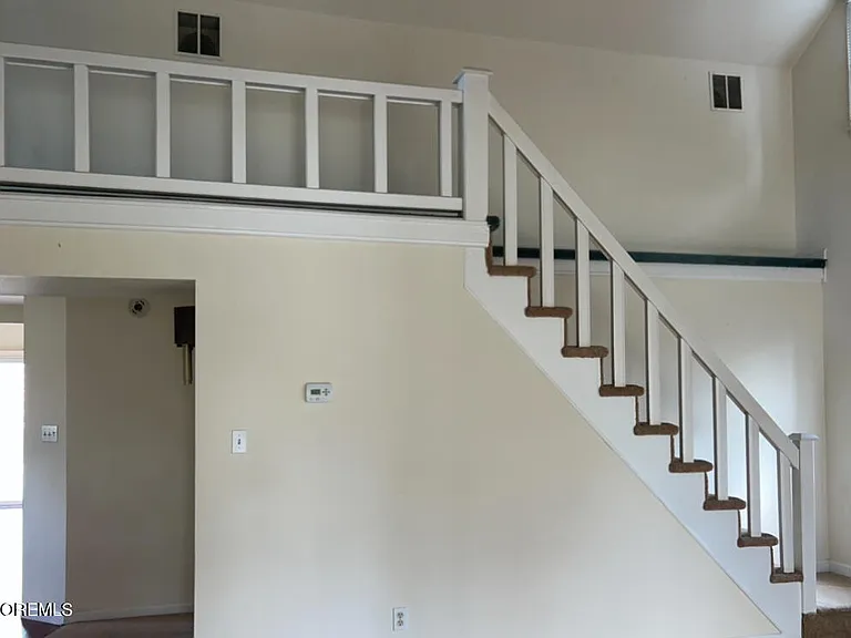 465 Adrian Ave — Photo 6