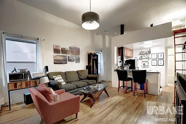 Rented by Urbane Brokerage | media 24