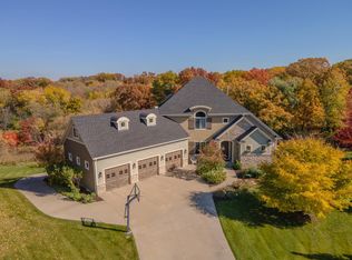 8870 Callander Cir, Lakeville, MN 55044