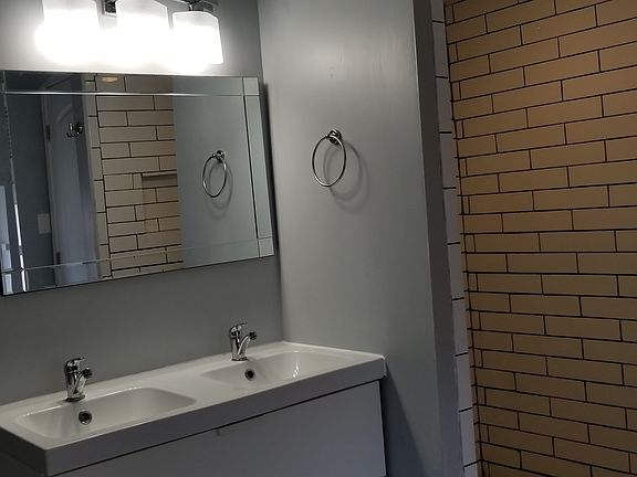 4th image of 1041 Owen Ave
