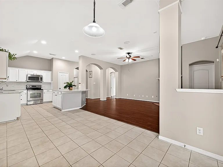 16107 Hitching Post Ct — Photo 18