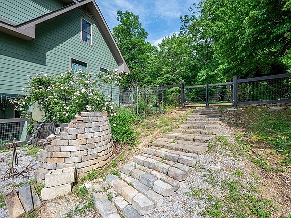 35th image of 4550 Southgate Rd
