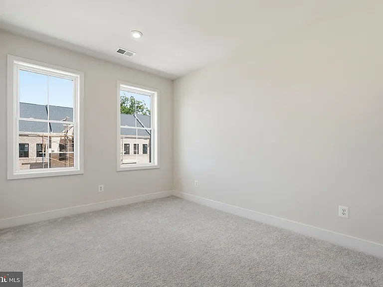 42200 Shining Star Sq — Photo 17