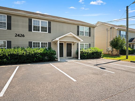 3rd image of 2426 Willowbrook Dr APT C