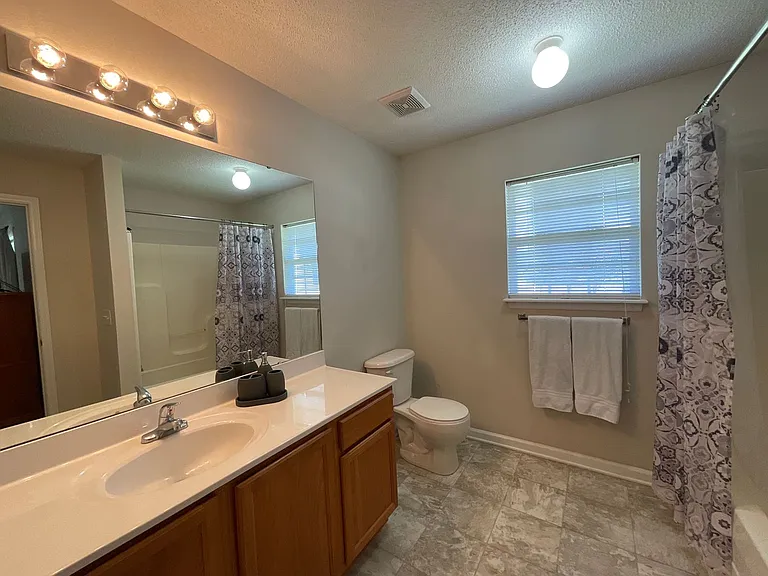 Meridian Park Apartments — Photo 220