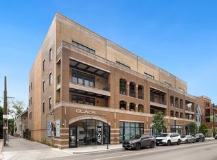 1419 W Belmont Ave #4, Chicago, IL 60657