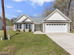 204 5th St, Maysville, NC 28555