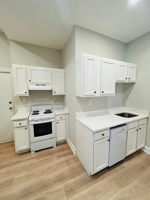 38 Hemenway St #2