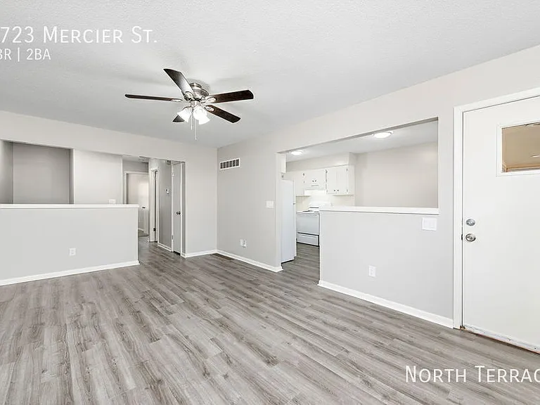 4723 Mercier St — Photo 2