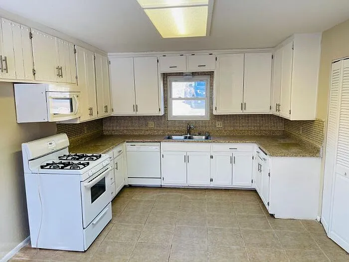 2 bed, 2.0 bath, 1140 sqft, $2,150 — Photo 4