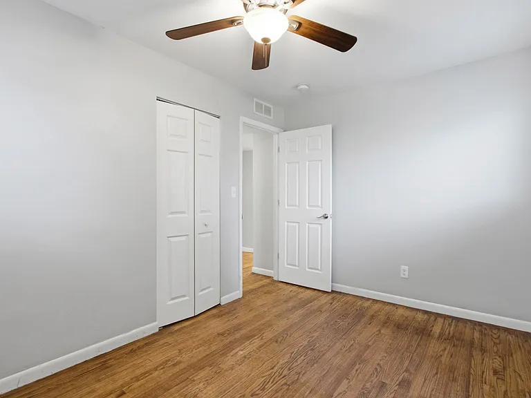 28816 Groveland St — Photo 16