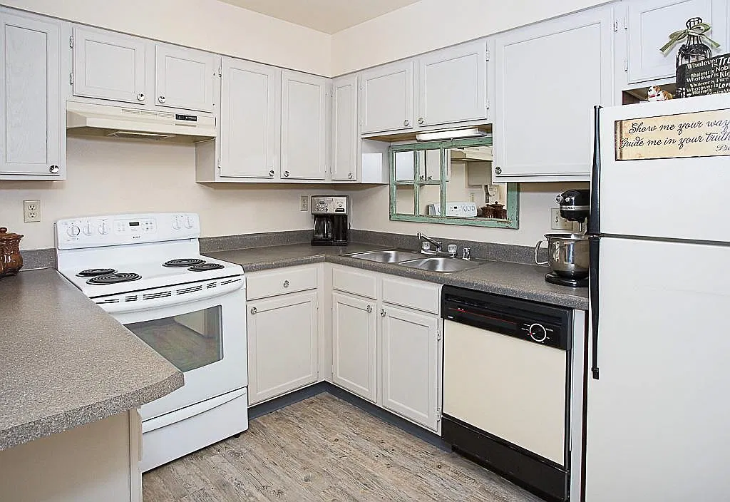2 bed, 964 sqft, $1,195 — Photo 2