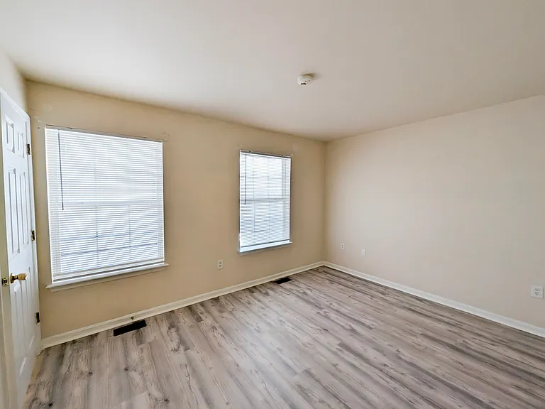 1023 Ross St — Photo 8