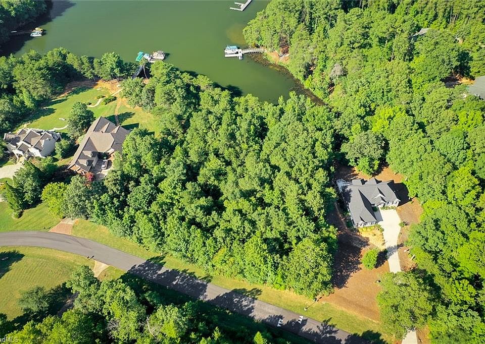 1st image of 179 Mallard Dr