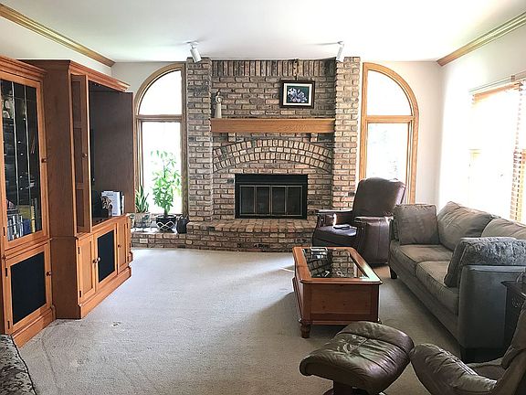 2nd image of 13316 Sherwood Cir