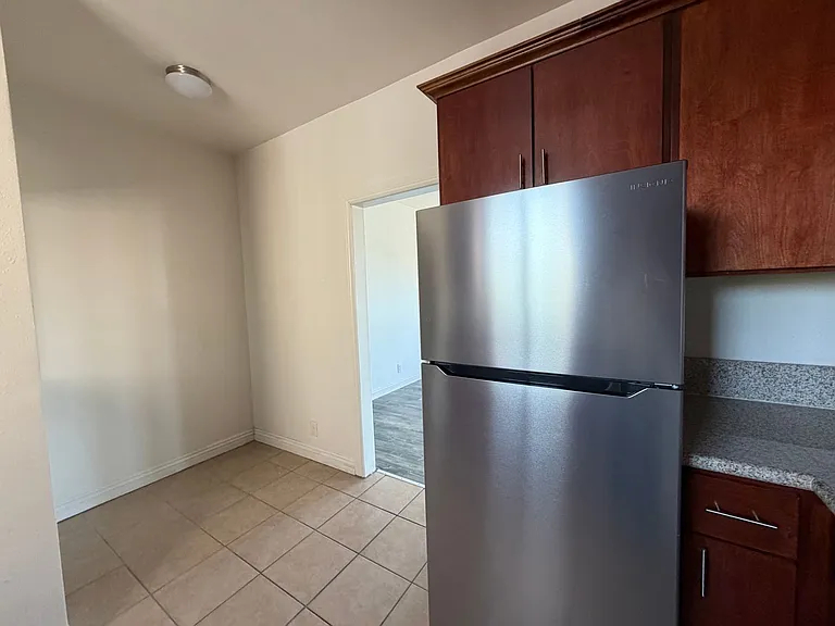 2616 Edgehill Dr — Photo 11