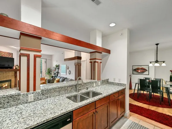 15295 West Library LANE #203, New Berlin, WI 53151