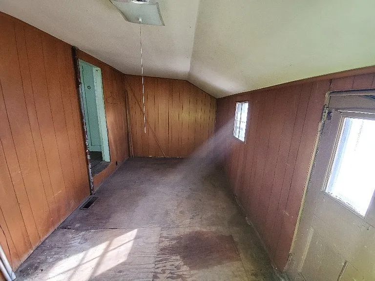 1103 Broadway St — Photo 13