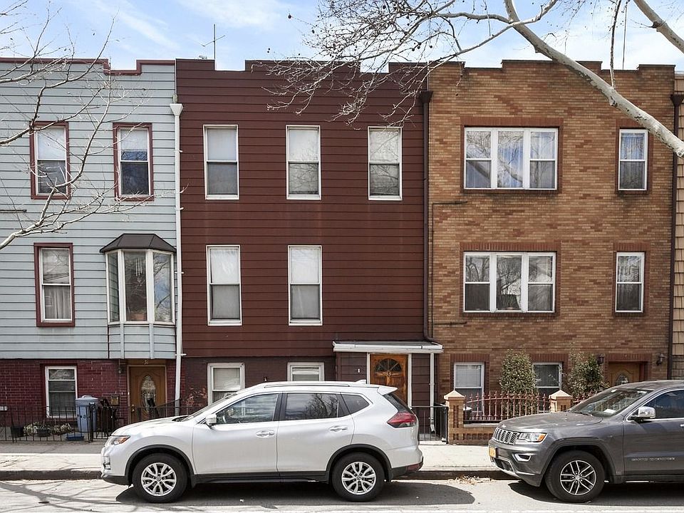 2nd image of 33 McGuinness Blvd