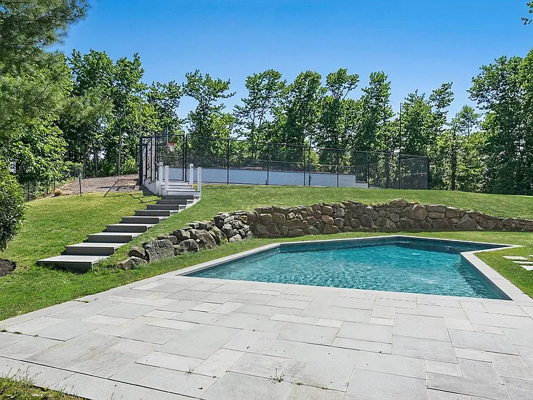 40 Wireless Way — Photo 3