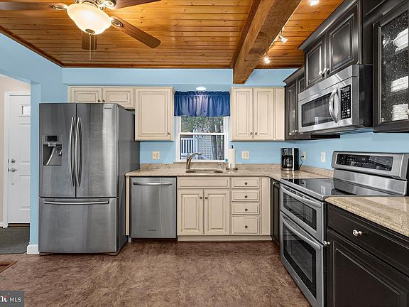 5th image of 402 Greenland Beach Rd