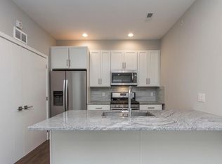 613 S 7th St #3R, Philadelphia, PA 19147