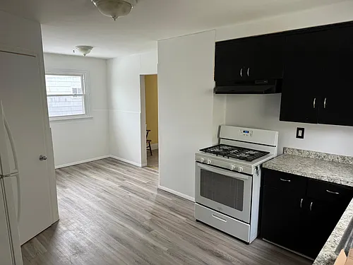 8 Laverack Ave #UPPER FRONT Photo 1