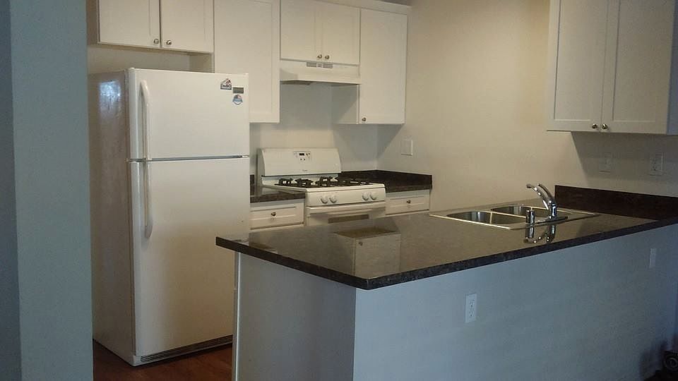 1st image of 1925 West Dr APT B
