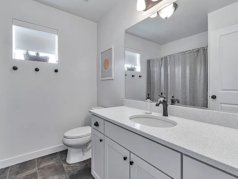 7649 S Lind Ln — Photo 8