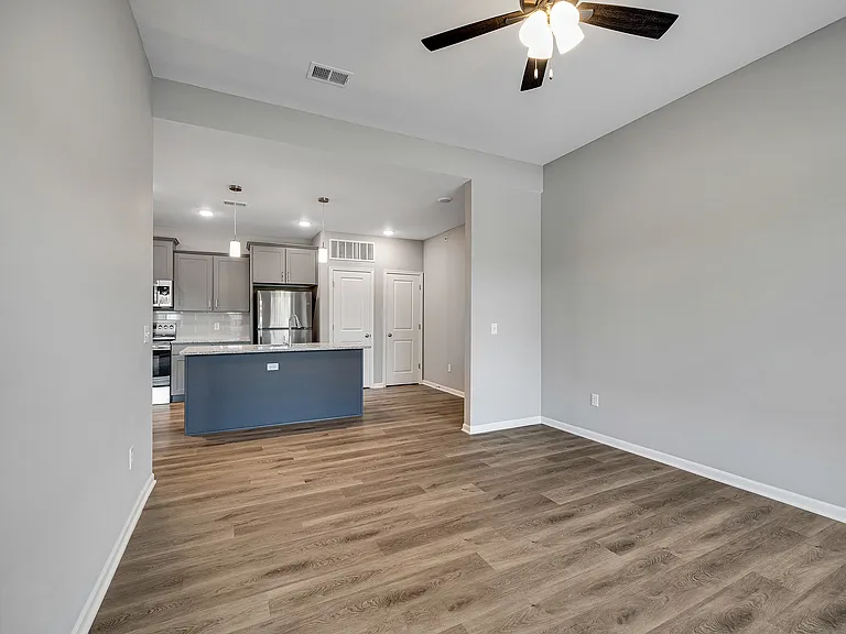 Copper Creek Apartments — Photo 36