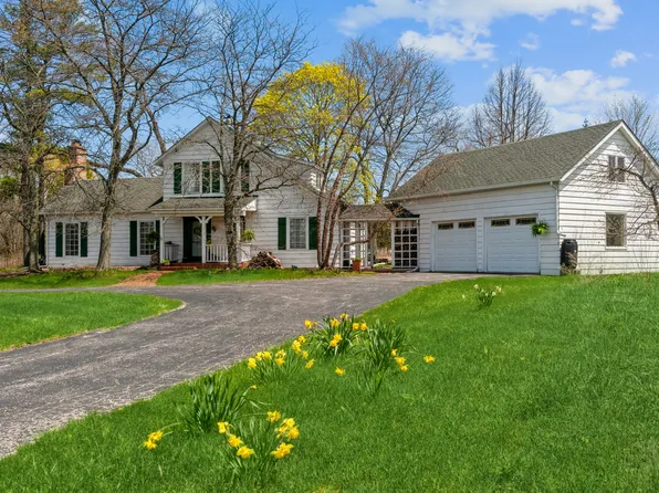 27157 N Saint Marys Rd, Mettawa, IL 60048