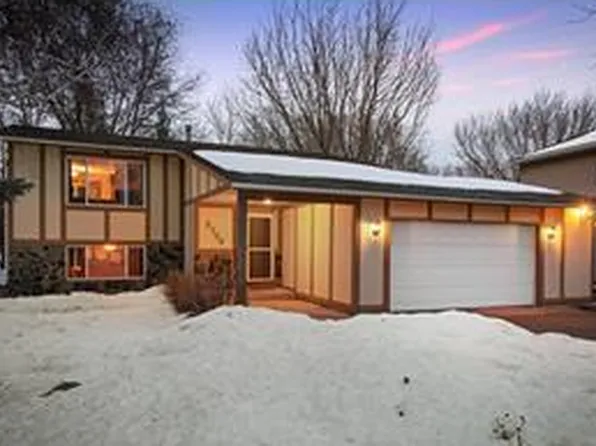 5798 213th St N, Forest Lake, MN 55025