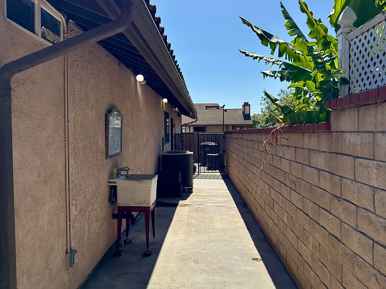 2092 Peaceful Hills Rd — Photo 50