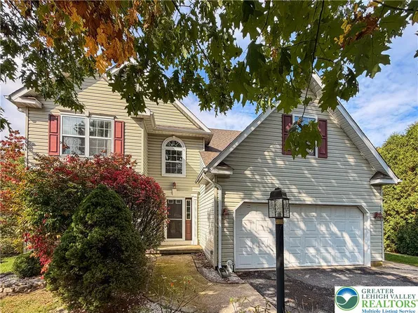 264 Oak St, Wind Gap, PA 18091
