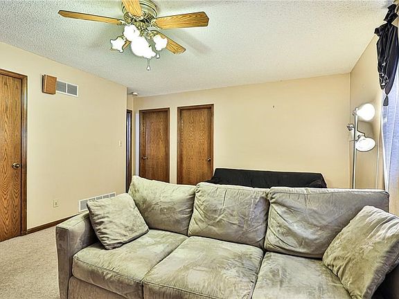 3rd image of 1331 N Harvey Cir