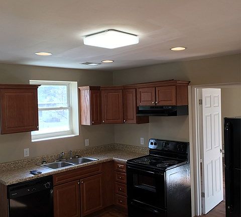 3rd image of 106 Sunrise Cir