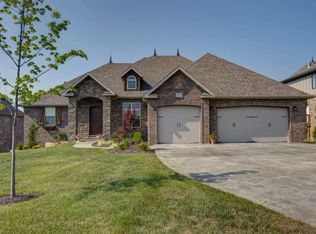 3292 W Rivulet Pass, Springfield, MO 65810